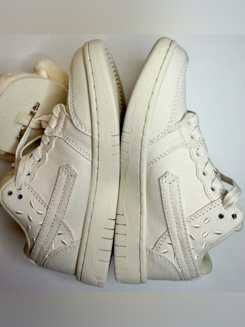 Vandy “The Pink” Canvas style Tofu Burger Sneaker, Kids  (Sz 2) - Picture 11 of 13